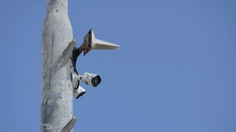  Professional video of security camera on electric pole Vídeos de archivo 95025919