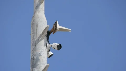  Professional video of security camera on electric pole Stock-Footage 95025982