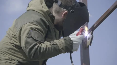 Professional welder  Stock-Footage 141580328