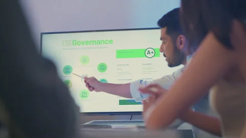 Professionals Discussing ESG Societal Commitments. 库存影片 267067025
