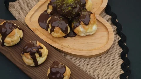 Profiterole close up Vídeo Stock 260163379