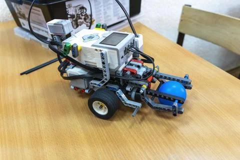 Programmable children's robot assembled from designer parts Foto stock