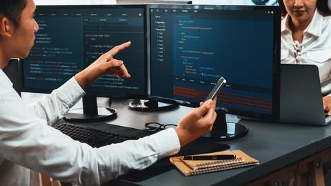 Programmer and software engineer working in tech develop company. Trailblazing Stockfoto's