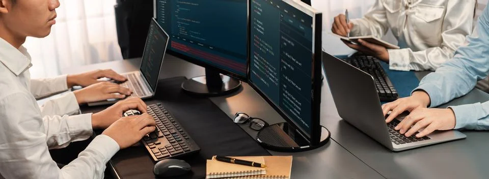 Programmer and software engineer working in tech develop company. Trailblazing Stockfoto's