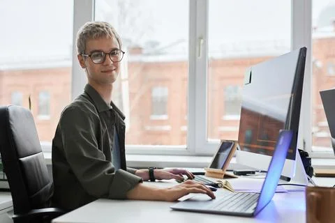 Programmer developing software on computer Foto stock