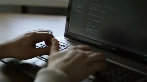 The programmer encodes the program in a special application Vidéo 149834032