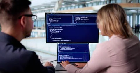 Programmer Leading Training Session Teaching Developer Coding Strategies In O 스톡 사진