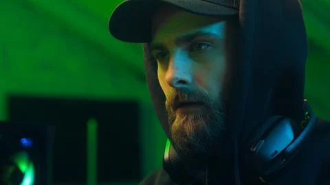 Programmer man keyboard computer typing hacker internet networking online Stockfoto's