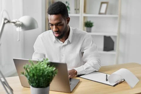 Programmer man laptop office online computer job freelancer african american 스톡 사진