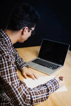 Programmer in the office working on the computer Foto stock