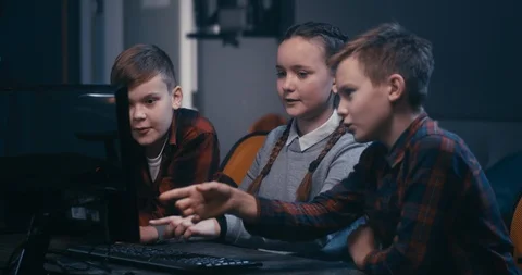 Programmer students brainstorming in class Stock Footage 127487896