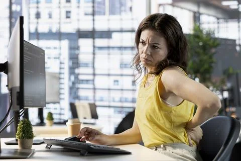 Programmer testing and debugging company software Stockfoto's