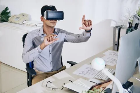 Programmer testing virtual interface Stock-Fotos