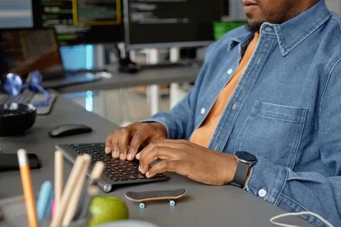 Programmer Typing Source Codes in IT Development Company 库存照片