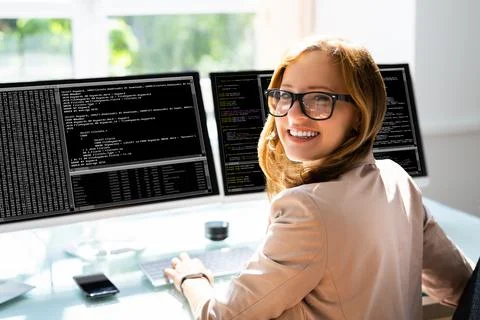Programmer Woman Coding On Computer 스톡 사진