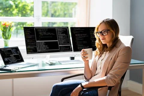 Programmer Woman Coding On Computer Foto stock