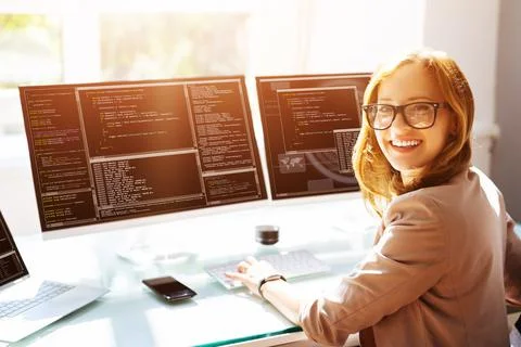 Programmer Woman Coding On Computer Foto stock