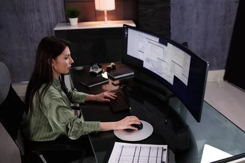 Programmer Woman Coding On Computer Foto stock