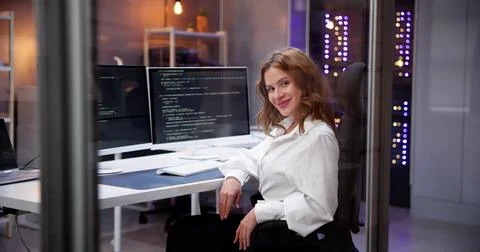 Programmer Woman Coding On Computer 스톡 사진