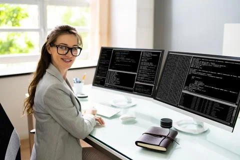 Programmer Woman Coding Stock-Fotos