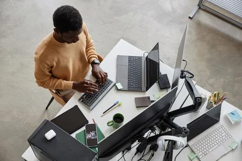 Programmer working with computer program Stock-Fotos