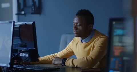 Programmer working in office Stock Footage 125170788