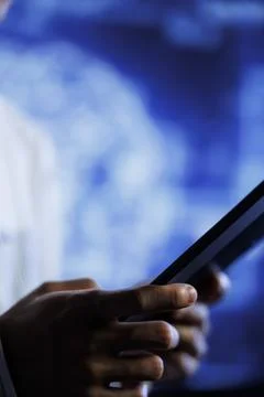 Programmer writes AI code on laptop 库存照片