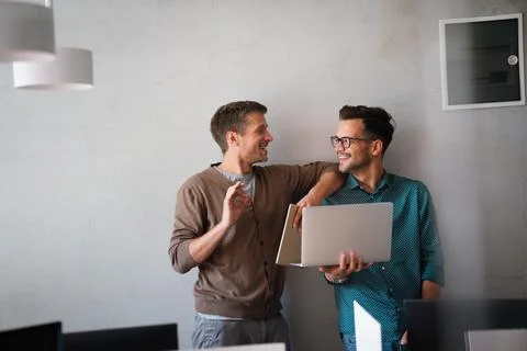 Programmers cooperating at IT company developing apps. People business work Stock-Fotos