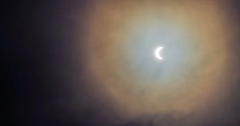 The progress of solar eclipse in 2019 December 26th, Thursday in Malaysia. 動画素材 122043215