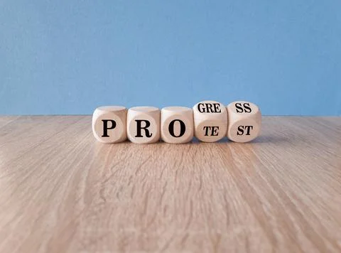 Progress vs protest symbol. Concept word Progress Protest Stock-Fotos