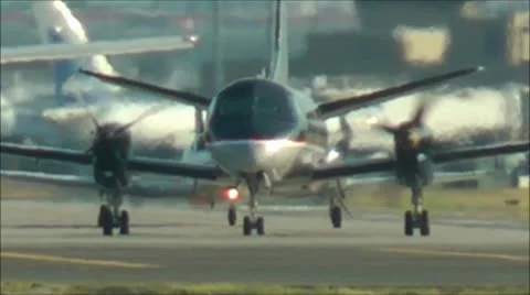 Prop plane in shimmering heat Stock-Footage 12227495