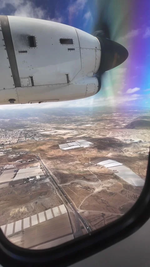 Propeller airplane flying over Gran Canaria island 库存影片 345362262