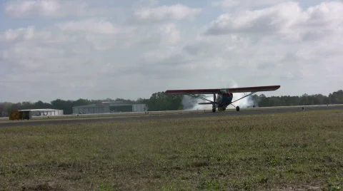 Propeller airplane Stock Footage 655554