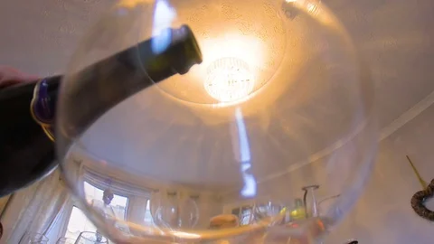 Prosecco Pouring Close Up 4k Vídeo Stock 100329326