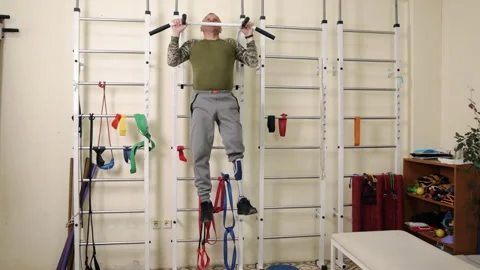 Prosthetic workout, Limb strength, Therapy routine 스톡 동영상 272514174