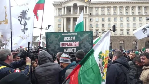 Protest against Green certificate and high egergy prices in Sofia, Bulgaria Stock-Footage 170928763