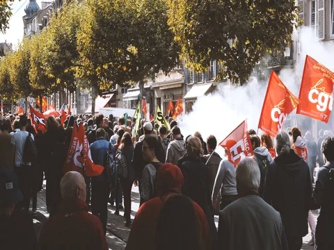 Protest against Macron labor law smoke grenade Video stock 80211440