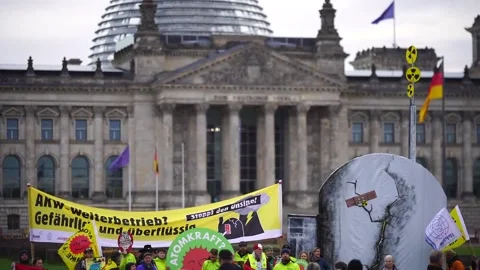 Protest against nuclear power plants in Berlin, Berlín, DE - 11 Nov 2022 Stock-Footage 221097955
