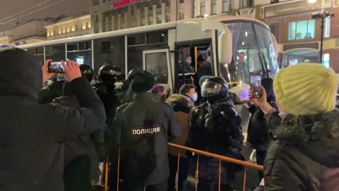 Protest against the war between Russia and Ukraine. Police arrest activis Stock Footage 170976061