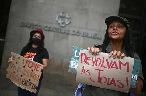 Protest demanding the reduction of the basic interest rate in Brasilia, Brazil - Stock Photos