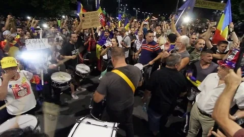 The protest of the diaspora - Bucharest Romania Video stock 112761920