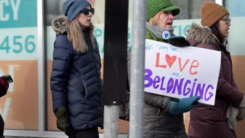 Protest in response to the shooting of Renee Good by an ICE agent 库存影片 326705217