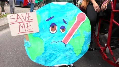 Protest sign of sick planet at global strike for climate, Friday for future Vidéo 135310007