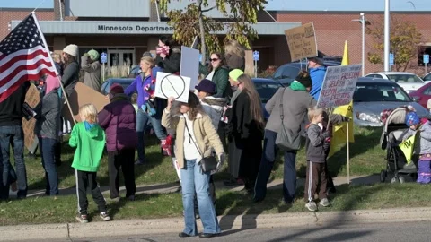 Protest to stop masking and vaxing the children Video stock 164819159