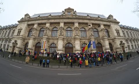 Protesters for Calin Georgescu, attempting to reverse the annulment of the .. 库存照片