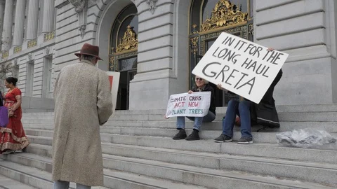 Protesters Gather Outside 库存影片 121164212