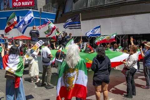 Protesters gather in Times Square Stock-Fotos