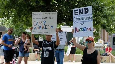 Protesters gathered in Austin Texas to protest against USA border camps Stock-Footage 111719927