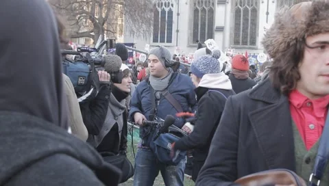 Protesters interviewed Видео 3943413