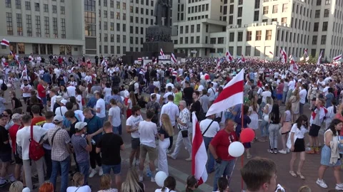 Protesters in Minsk demand a strike Stock Footage 137467041